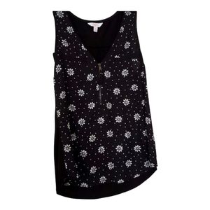 Black and white floral‎ pattern blouse